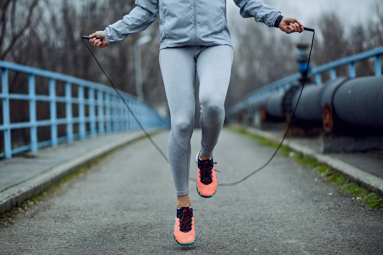 Not A Fan of The Gym? Let’s Try Rope Jumping